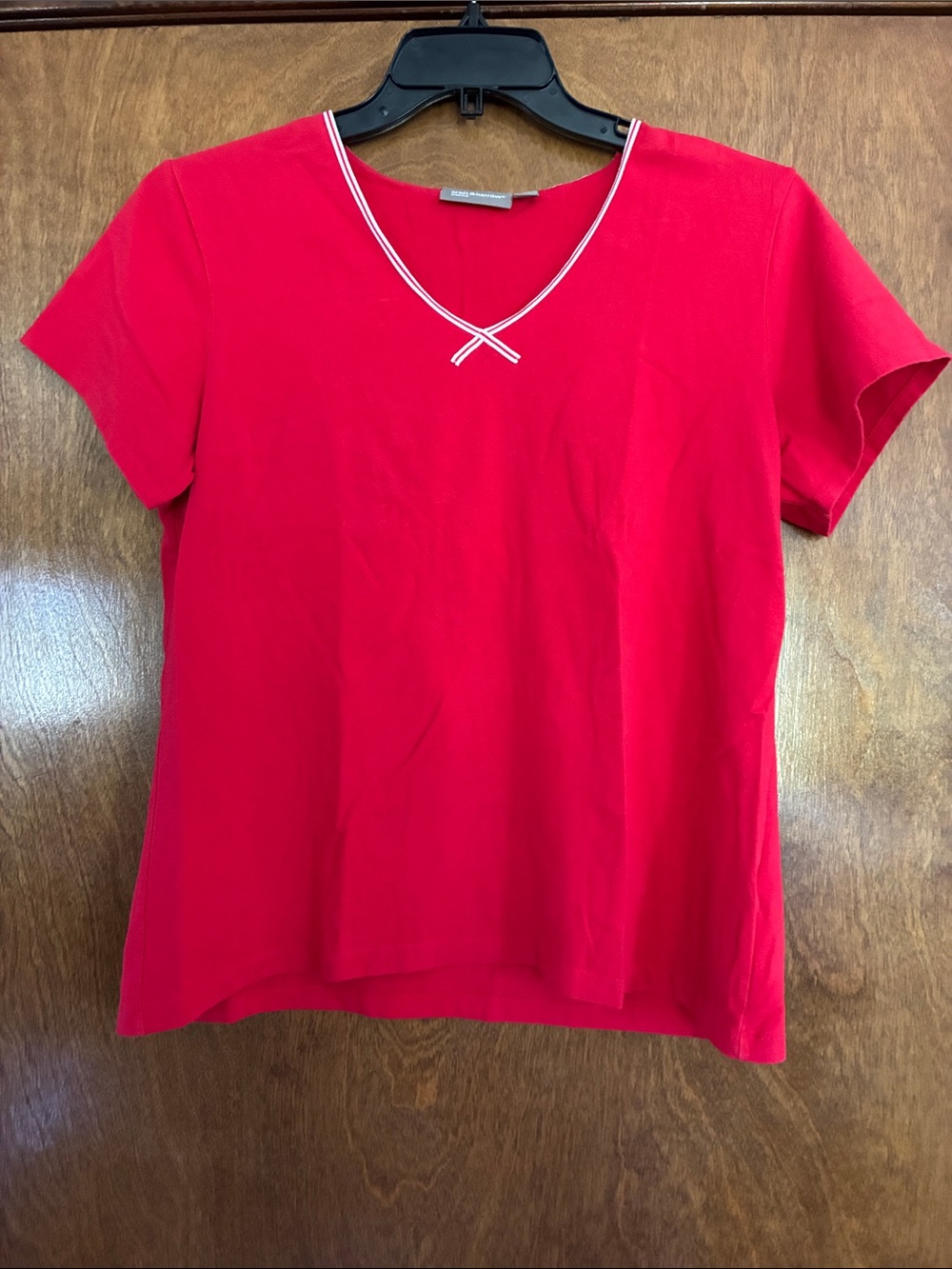 croft & barrow Bright Red V-Neck Short Sleeve Tee with White Trim